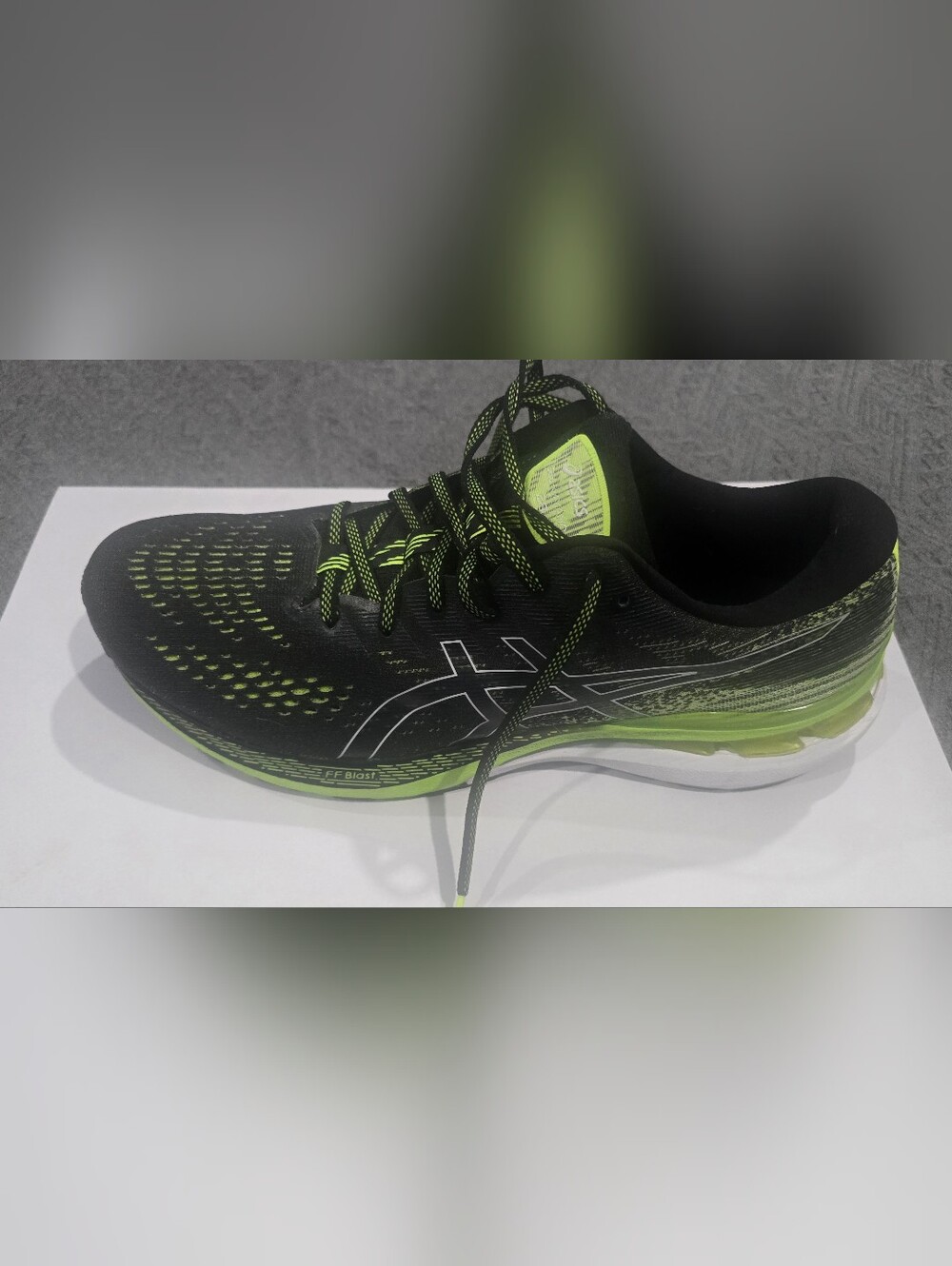 Asics Men’s Black and Lime Green Athletic Running Shoes. Size 13 US